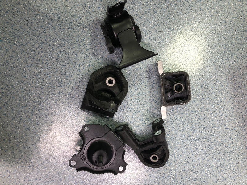 DURAFORCE 5pcs Engine Motor Mount Set for 2002-2006 Honda CR-V 2.4L 4WD Automatic Trans