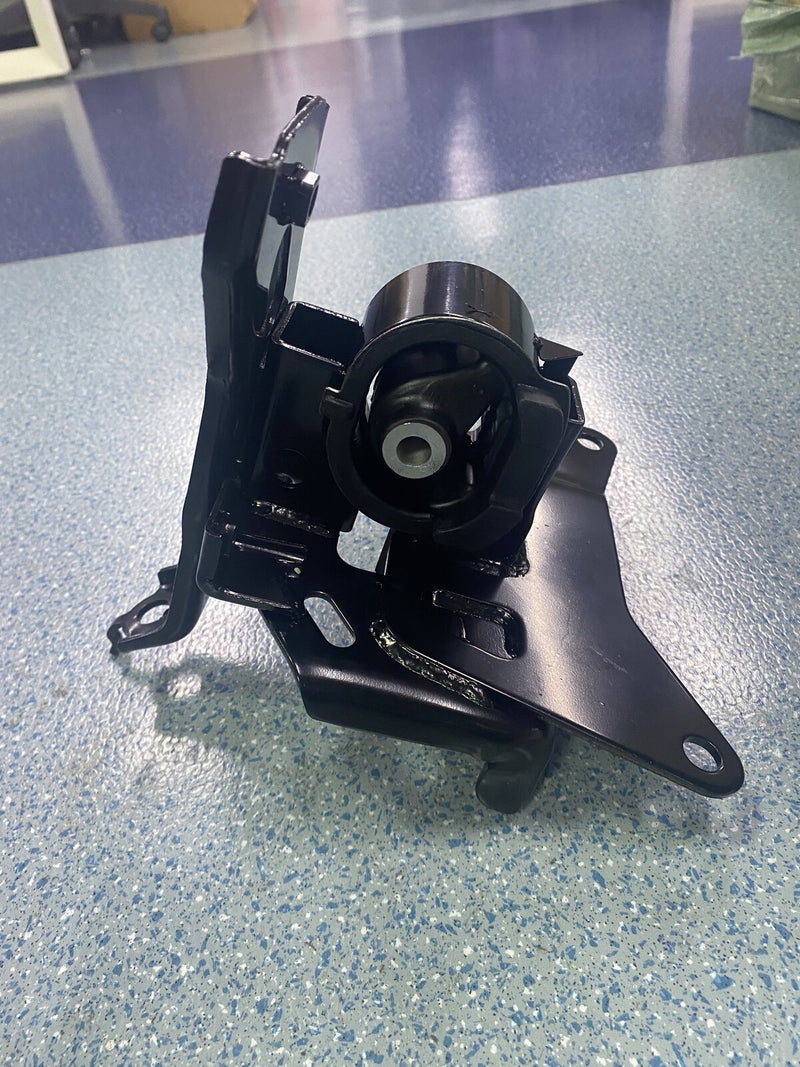 DURAFORCE 4pc Engine Motor & Transmission Mount for Toyota Yaris 2006-11 15-17 Auto A