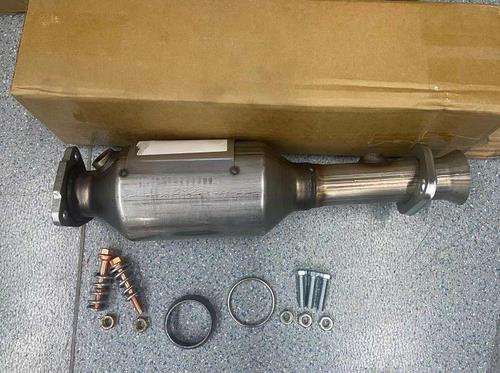 DURAFORCE Catalytic Converter w/Bolt For 1997 1998 1999 2000 2001 Honda CR-V CRV 2.0L