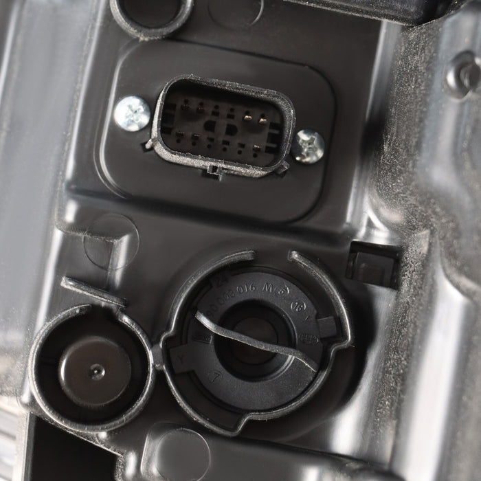 DURAFORCE 2015-2017 Chrysler 200 Halogen Projector Headlights Pair Without LED DRL