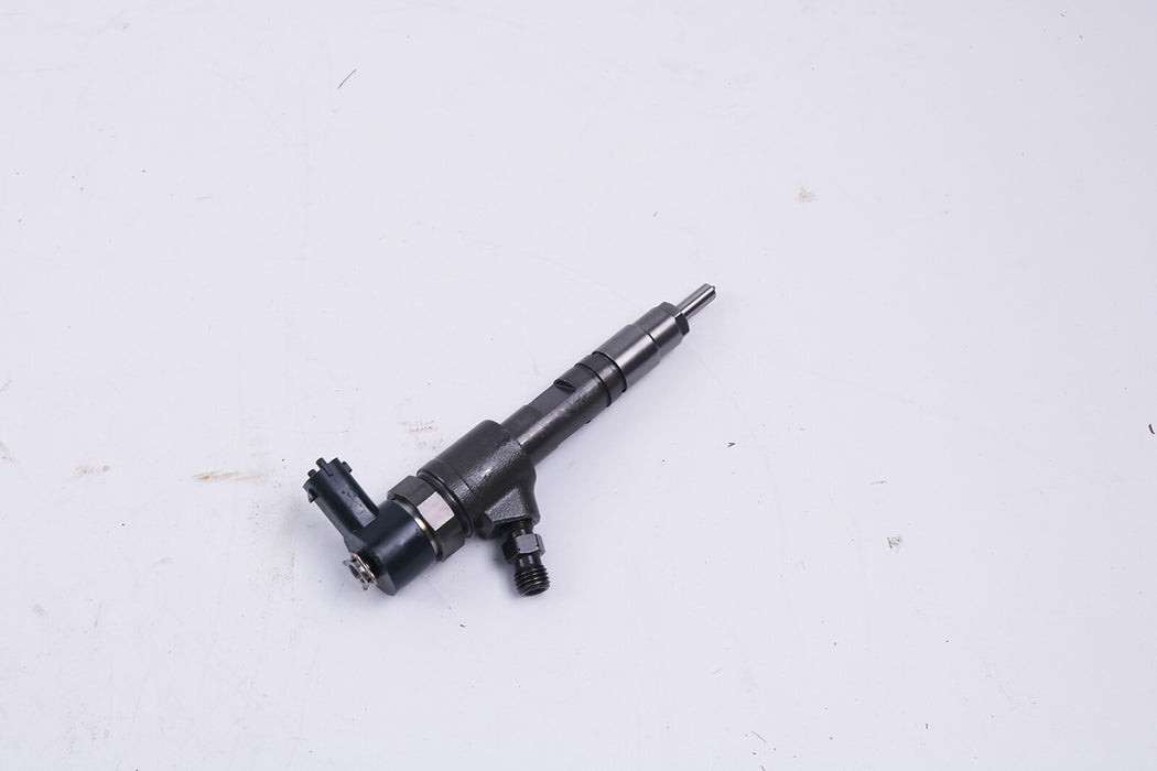 DURAFORCE New 0445110777 Fuel Injector 1J801-53052 for Kubota V1803 V2403 Engine