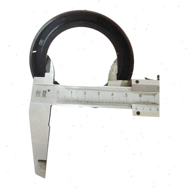 1C020 04140 6680680 Oil Seal for Bobcat S250 Kubota V2607 Part Replacement